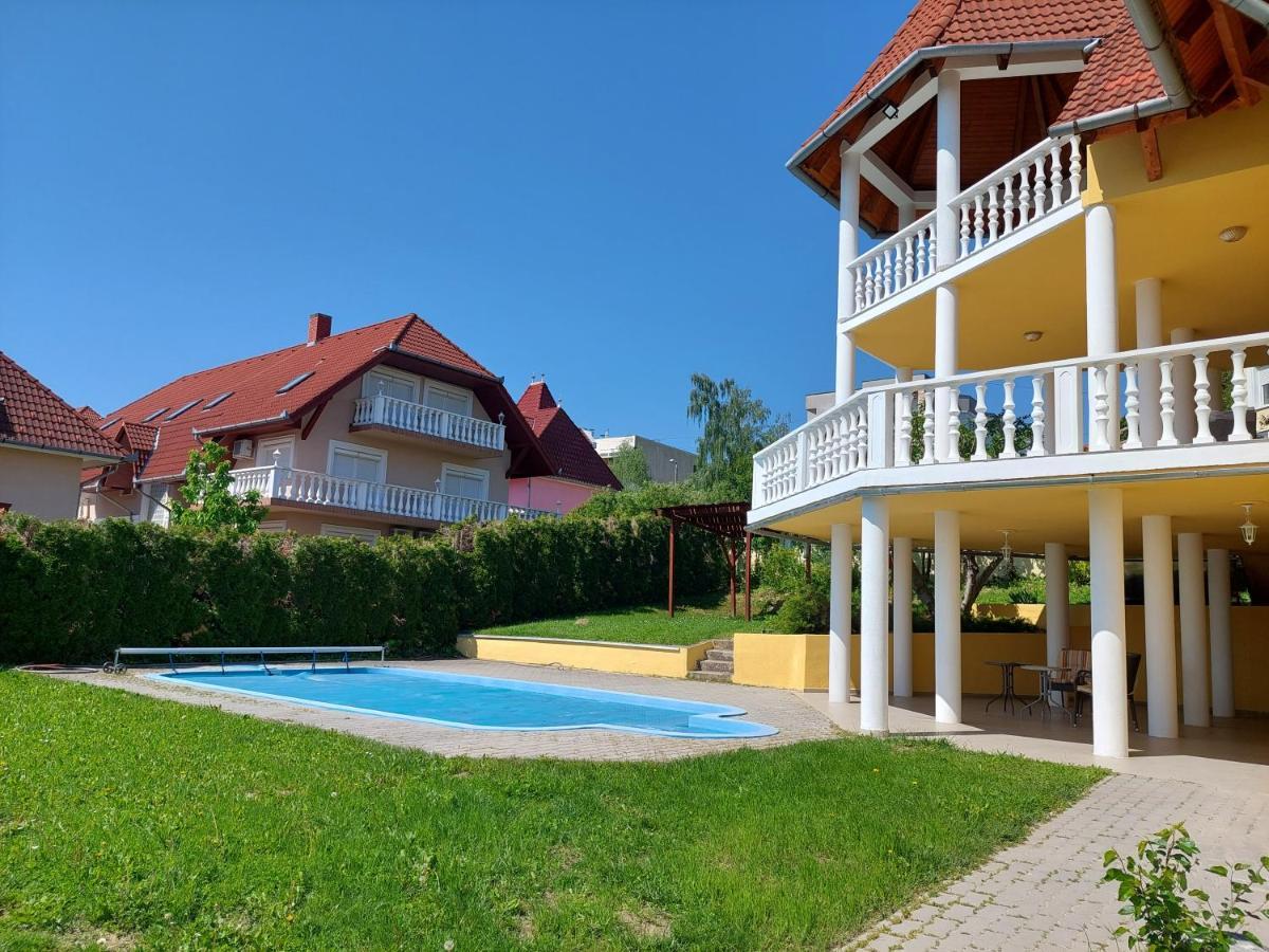 Villa Laar Heviz Exterior photo